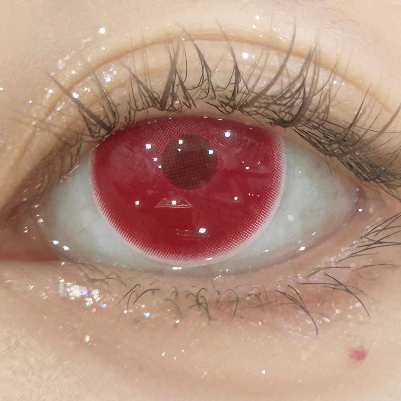 Red COS contact lenses CO247